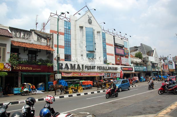 Gaji Karyawan Ramai Mall Terbaru