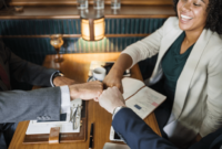 Cara Membangun Hubungan Kerja yang Kuat di Kantor