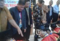 wartawan perkantoran administrasi