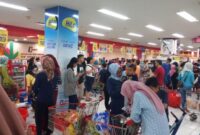 Gaji pegawai supermarket superindo