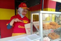 Gaji Karyawan Warung Makan Ayam Goreng Mbok Berek
