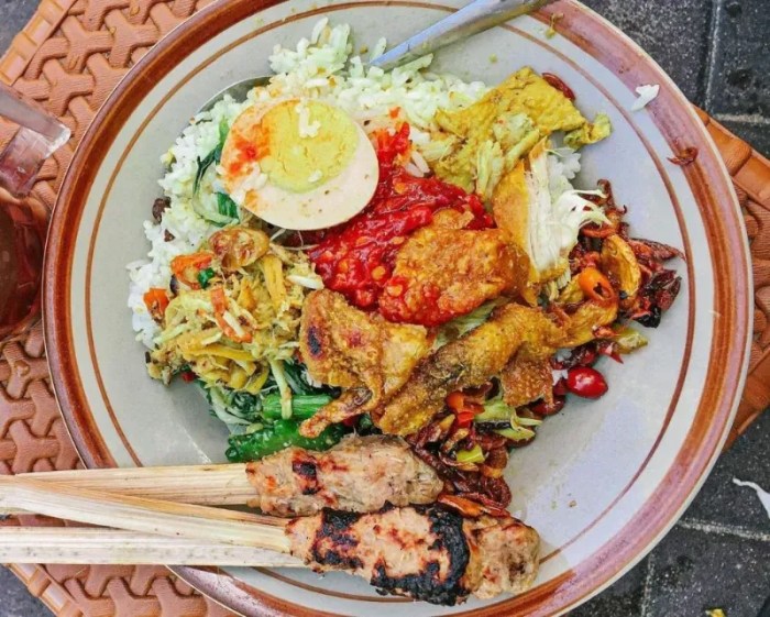 Gaji Karyawan Warung Makan Nasi Campur Bali Men Weti