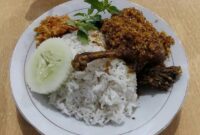 Bebek sinjay warung nasi pulau seberang happening