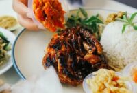 Gaji Karyawan Warung Makan Bebek Goreng Haji Slamet