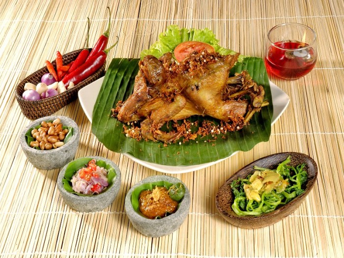 Gaji Karyawan Warung Makan Ayam Betutu Gilimanuk