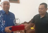 Gaji Karyawan Kreasi Plakat