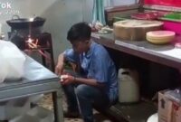 Gaji Karyawan Warung Makan Nasi Pecel Bu Tinuk