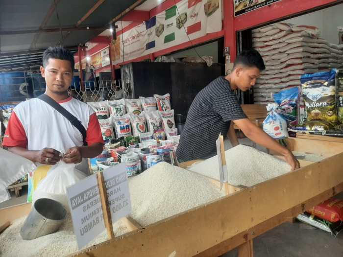 Gaji Karyawan Toko Grosir Beras dan Sembako Bausasran