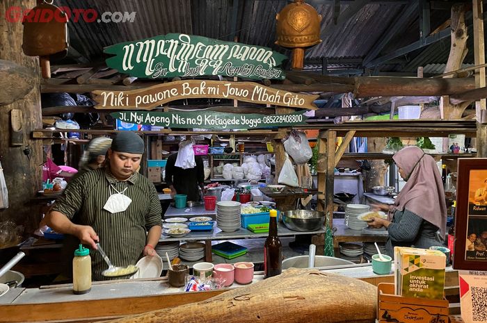 Gaji Karyawan Warung Bakmi Jowo Mbah Gito