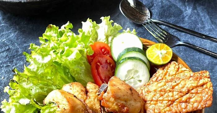 Gaji Karyawan Warung Makan Ayam Penyet Suroboyo