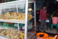 Gaji Karyawan Warung Makan Ayam Goreng Mbah Cempluk