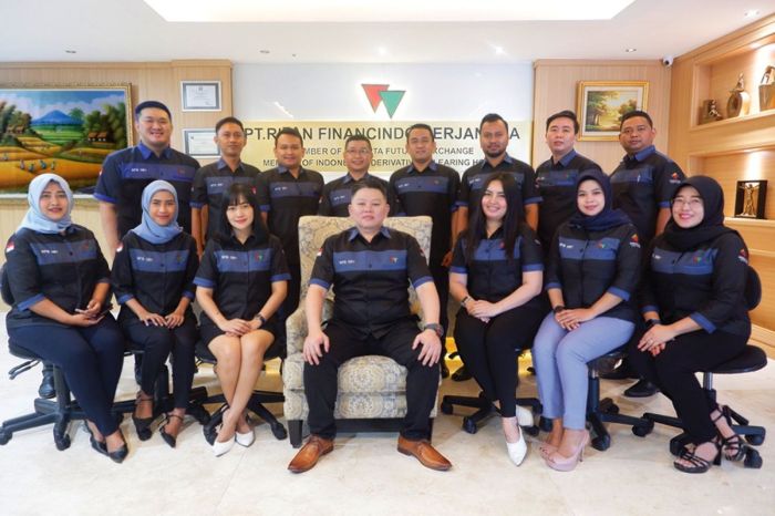 Gaji PT Rifan Financindo